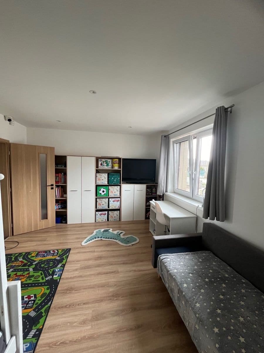 Prodej domu 229 m², pozemek 910 m², Komárovce, Košický kraj Prodej domu 229 m², pozemek 910 m², Komárovce, Košický kraj