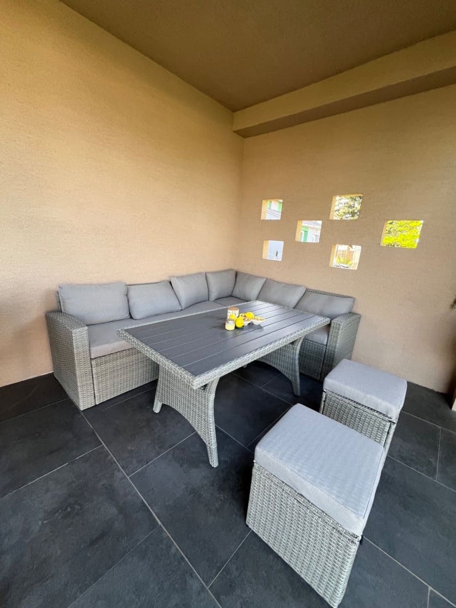 Prodej domu 229 m², pozemek 910 m², Komárovce, Košický kraj Prodej domu 229 m², pozemek 910 m², Komárovce, Košický kraj