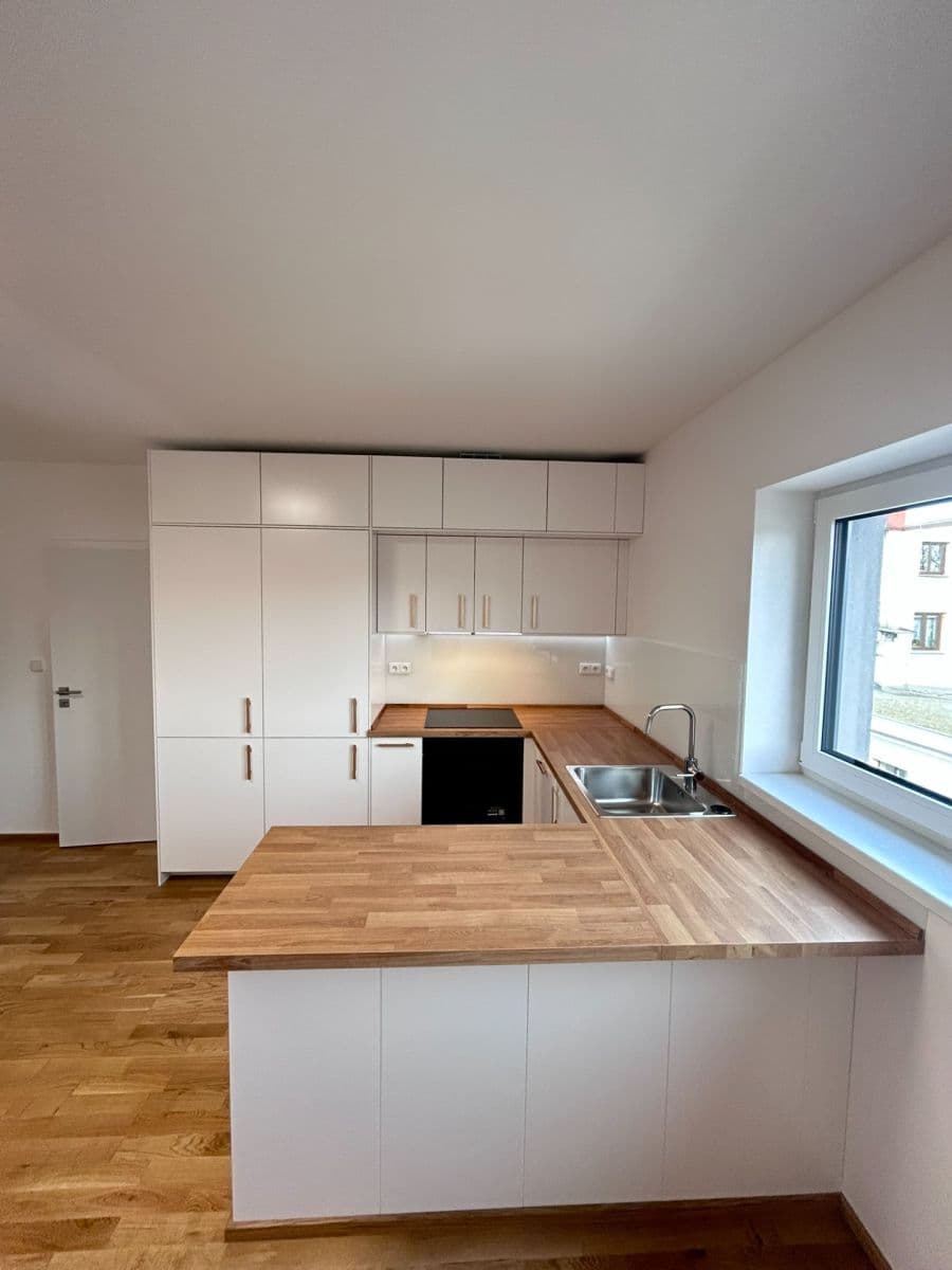 Pronájem bytu 2+kk 49 m², Jiřího z Poděbrad, Hrádek nad Nisou, Liberecký kraj Pronájem bytu 2+kk 49 m², Jiřího z Poděbrad, Hrádek nad Nisou, Liberecký kraj