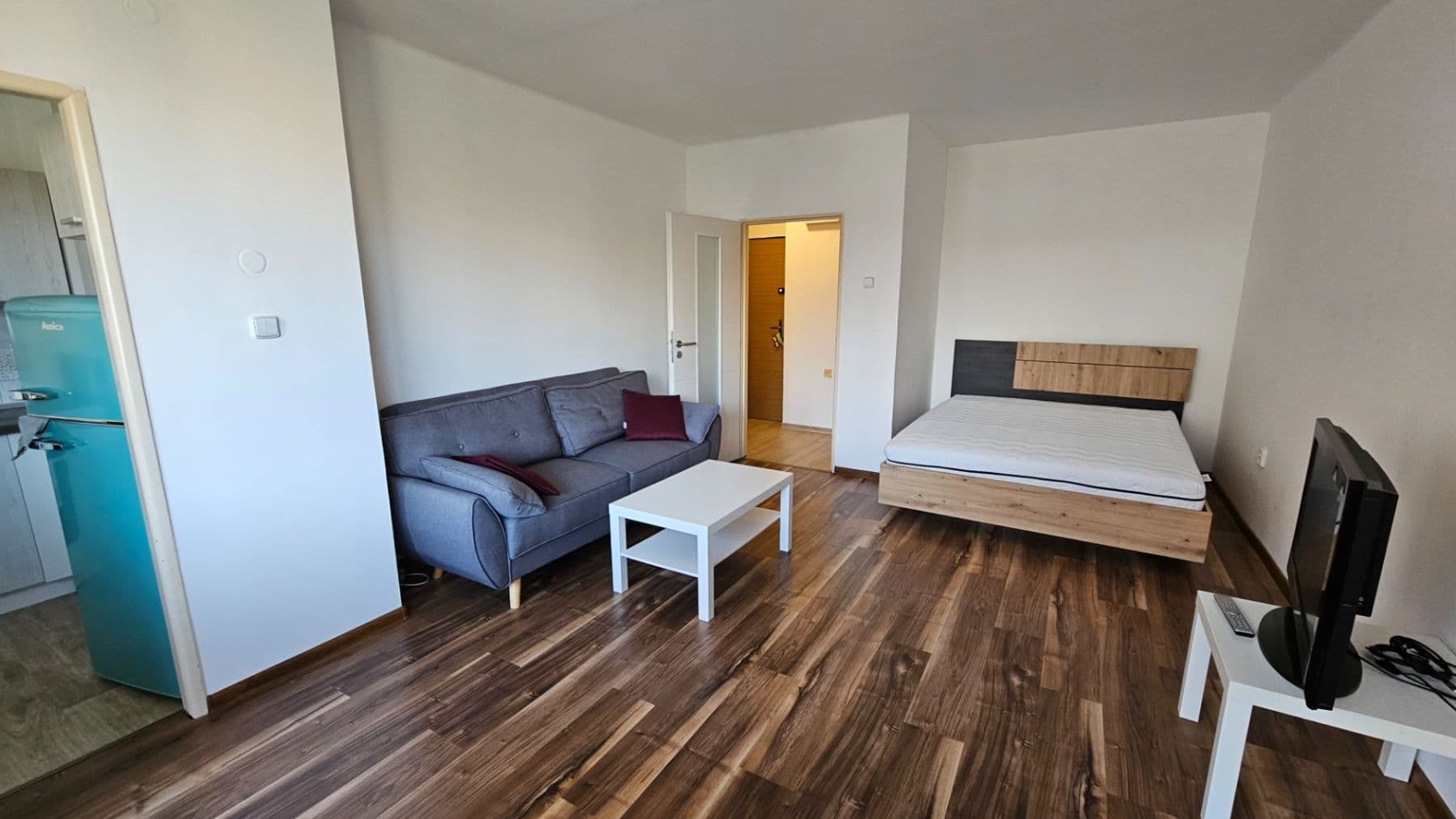 Pronájem bytu 1+1 37 m², V Rybníčkách, Praha, Praha Pronájem bytu 1+1 37 m², V Rybníčkách, Praha, Praha