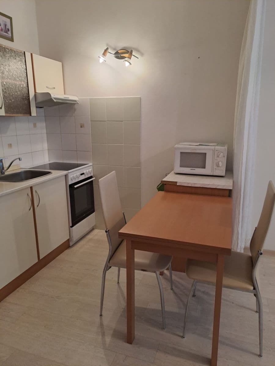 Pronájem bytu Garsoniéra 32 m², Na Ohradě, Strakonice, Jihočeský kraj Pronájem bytu Garsoniéra 32 m², Na Ohradě, Strakonice, Jihočeský kraj