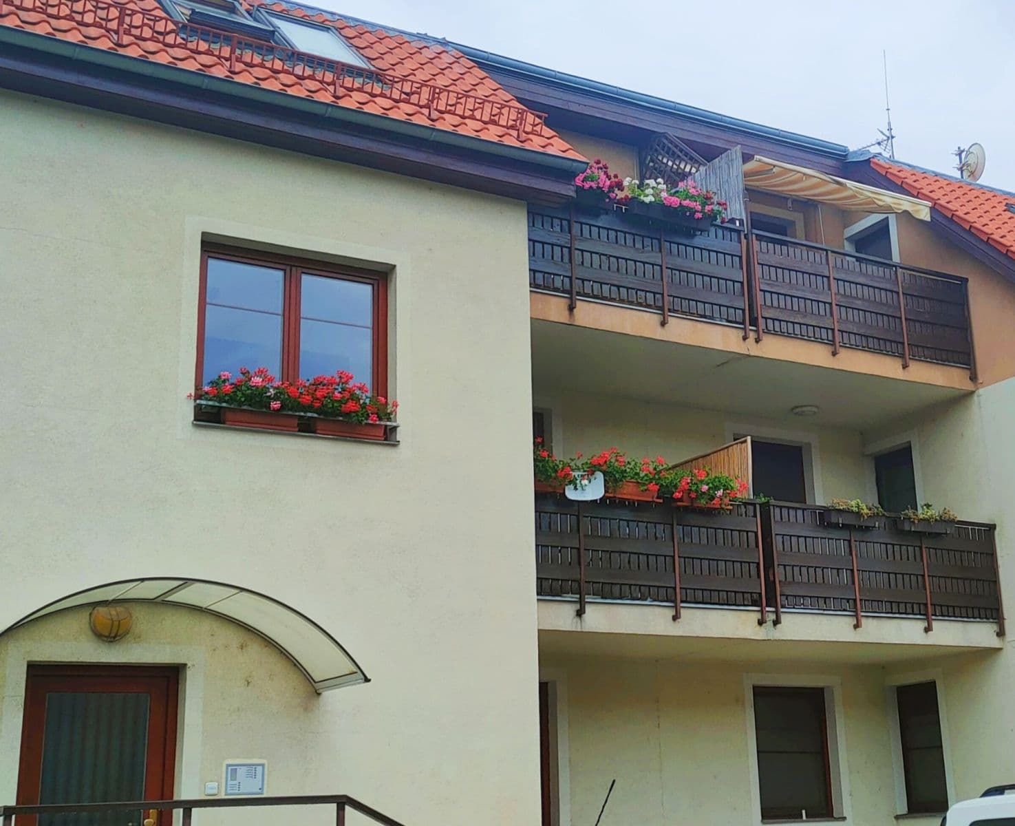 Pronájem bytu 3+kk 63 m², Mezi Domy, Jesenice, Středočeský kraj Pronájem bytu 3+kk 63 m², Mezi Domy, Jesenice, Středočeský kraj