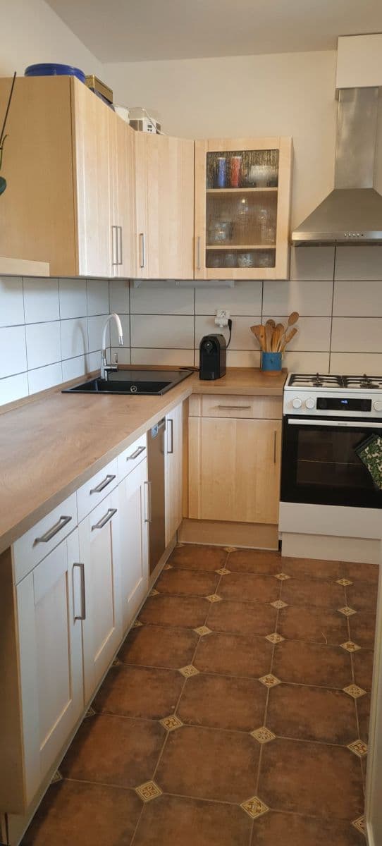 Pronájem bytu 3+kk 63 m², Mezi Domy, Jesenice, Středočeský kraj Pronájem bytu 3+kk 63 m², Mezi Domy, Jesenice, Středočeský kraj