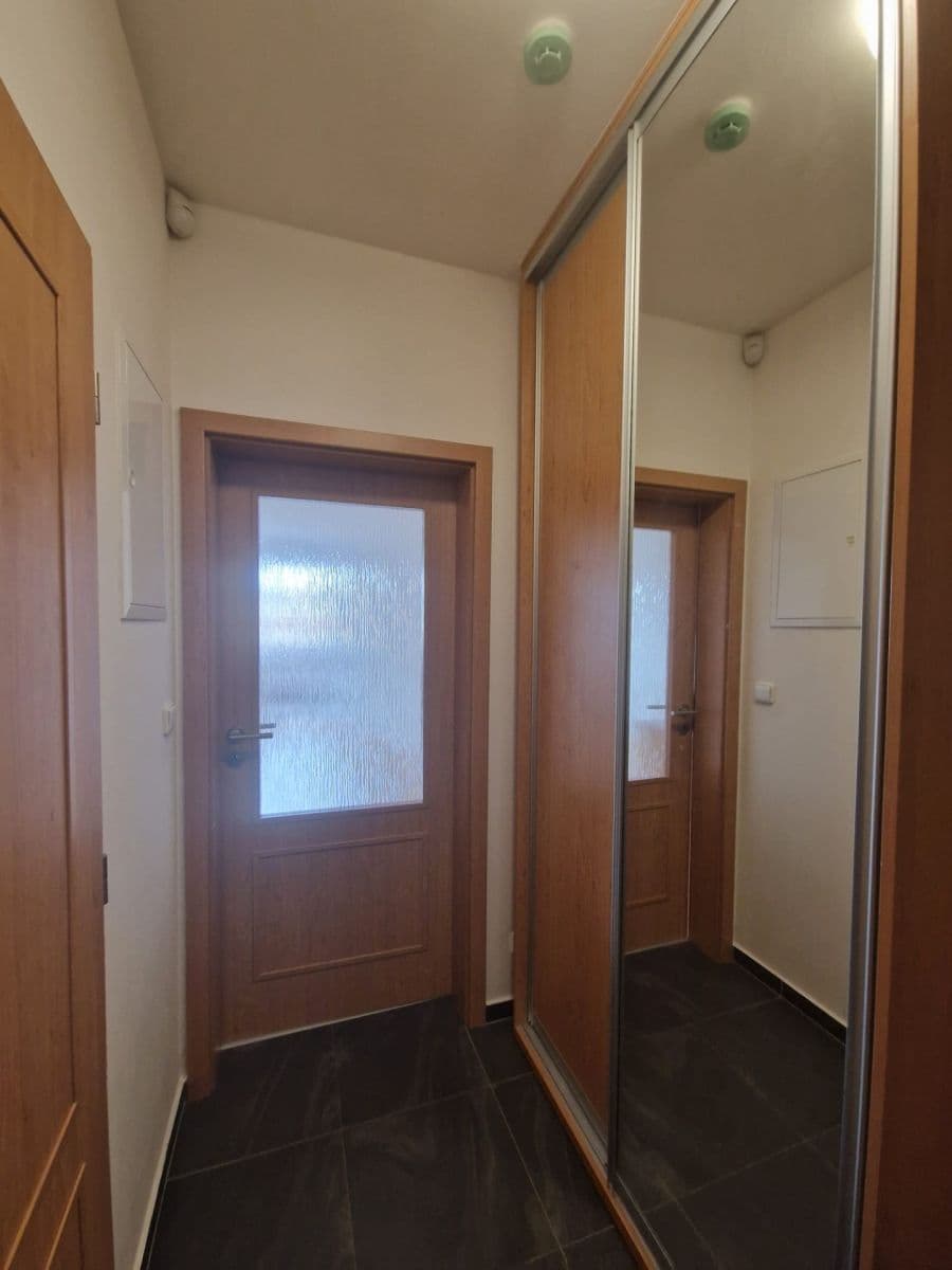 Pronájem bytu 2+kk 53 m², Michelangelova, Praha, Praha Pronájem bytu 2+kk 53 m², Michelangelova, Praha, Praha
