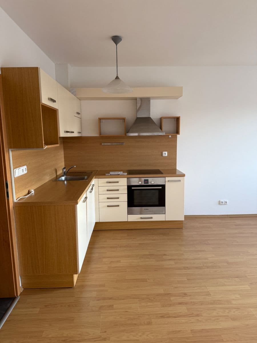 Pronájem bytu 2+kk 53 m², Michelangelova, Praha, Praha Pronájem bytu 2+kk 53 m², Michelangelova, Praha, Praha