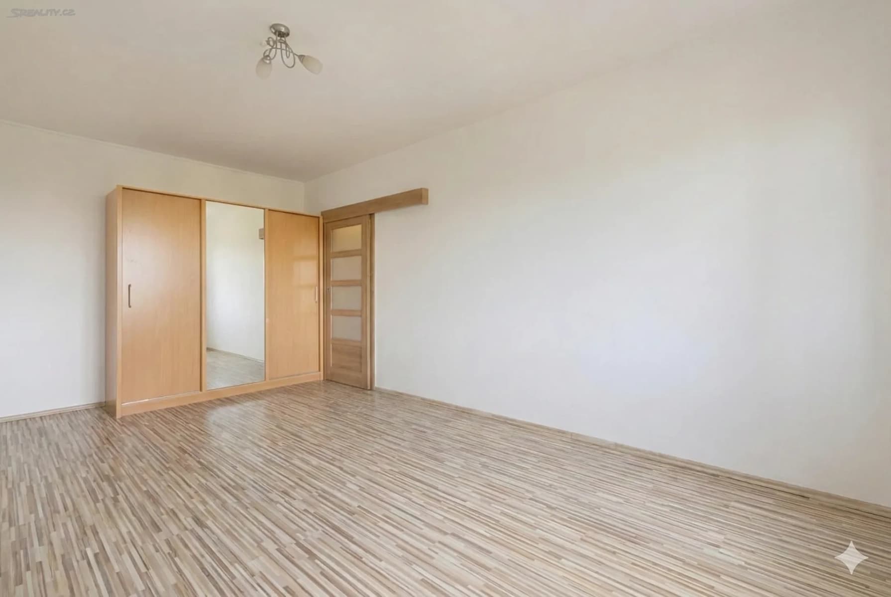 Pronájem bytu 1+1 37 m², Výškovická, Ostrava, Moravskoslezský kraj Pronájem bytu 1+1 37 m², Výškovická, Ostrava, Moravskoslezský kraj