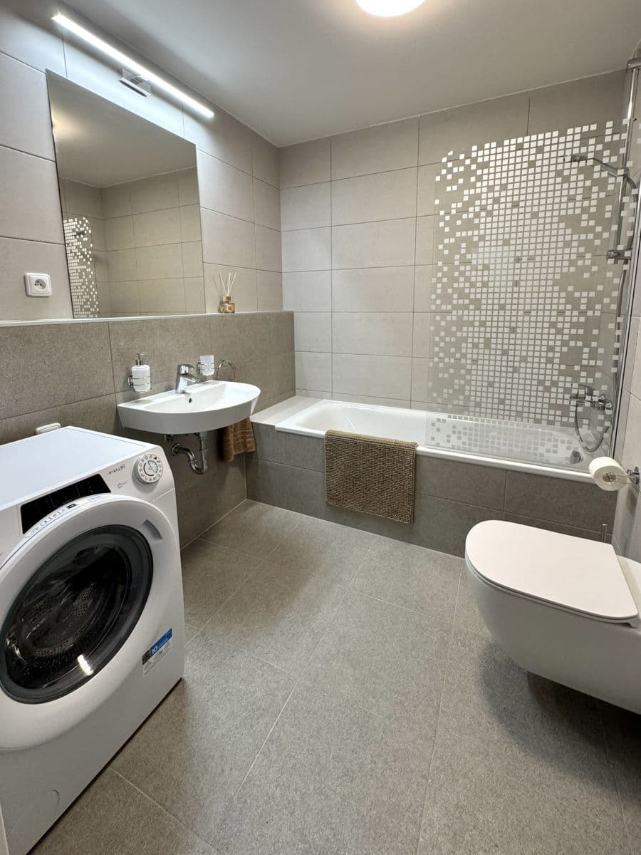 Pronájem bytu 55 m², náměstí Olgy Scheinpflugové, Praha, Praha Pronájem bytu 55 m², náměstí Olgy Scheinpflugové, Praha, Praha