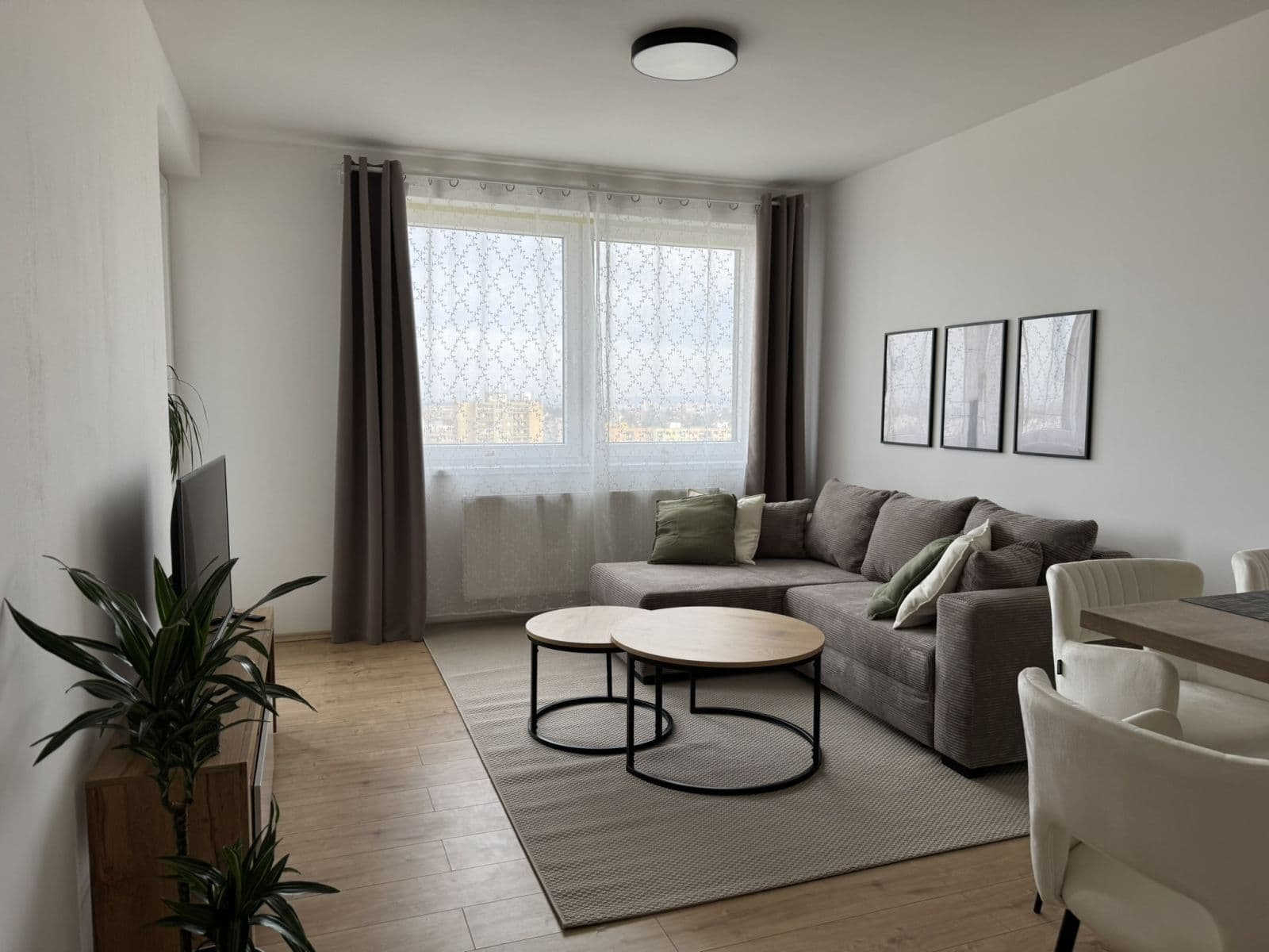 Pronájem bytu 55 m², náměstí Olgy Scheinpflugové, Praha, Praha Pronájem bytu 55 m², náměstí Olgy Scheinpflugové, Praha, Praha