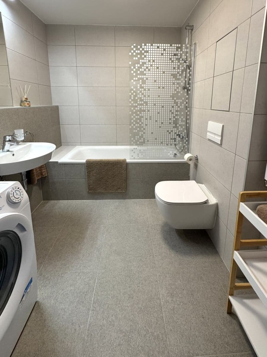 Pronájem bytu 55 m², náměstí Olgy Scheinpflugové, Praha, Praha Pronájem bytu 55 m², náměstí Olgy Scheinpflugové, Praha, Praha