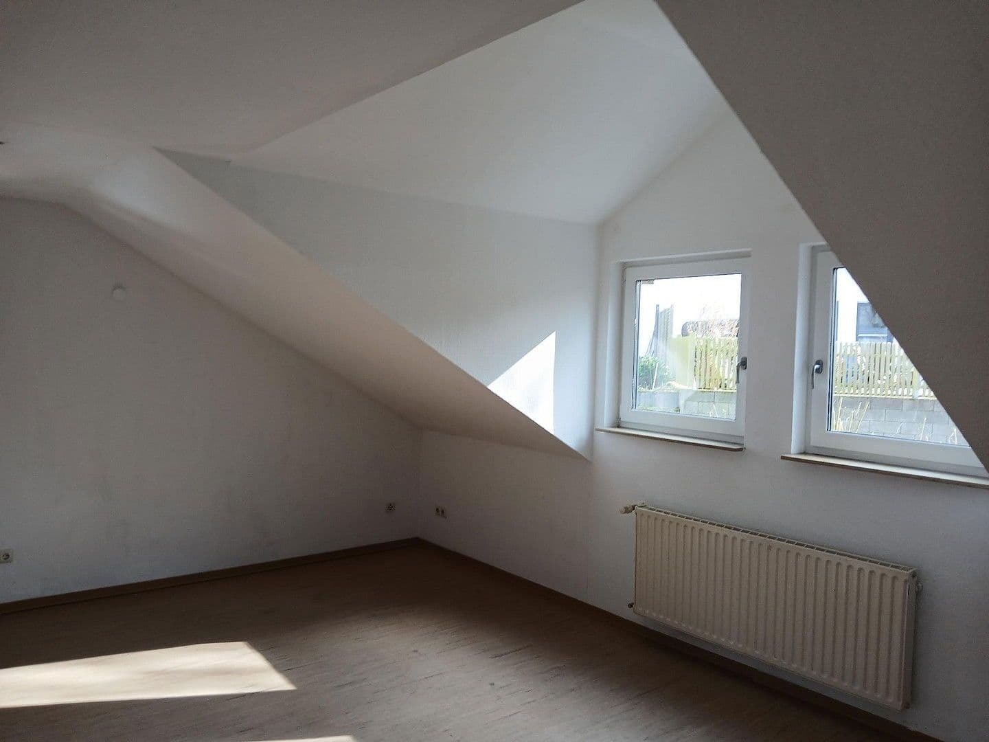 Prodej domu 114 m², pozemek 395 m², Münstermaifeld, Porýní-Falc Prodej domu 114 m², pozemek 395 m², Münstermaifeld, Porýní-Falc