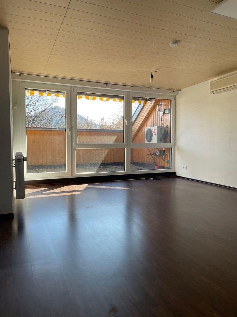 Prodej bytu 3+1 70 m², Reutlingen, Bádensko-Württembersko Prodej bytu 3+1 70 m², Reutlingen, Bádensko-Württembersko