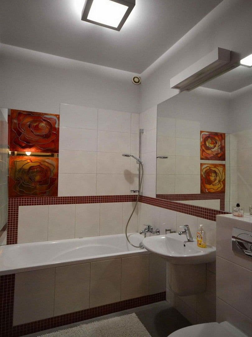 Pronájem bytu 2+1 60 m², Köln, Severní Porýní-Vestfálsko Pronájem bytu 2+1 60 m², Köln, Severní Porýní-Vestfálsko