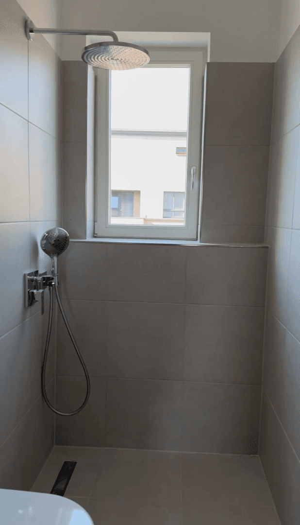 Pronájem bytu 3+1 74 m², Giselastraße 11, Bezirk Lichtenberg, Berlín Pronájem bytu 3+1 74 m², Giselastraße 11, Bezirk Lichtenberg, Berlín