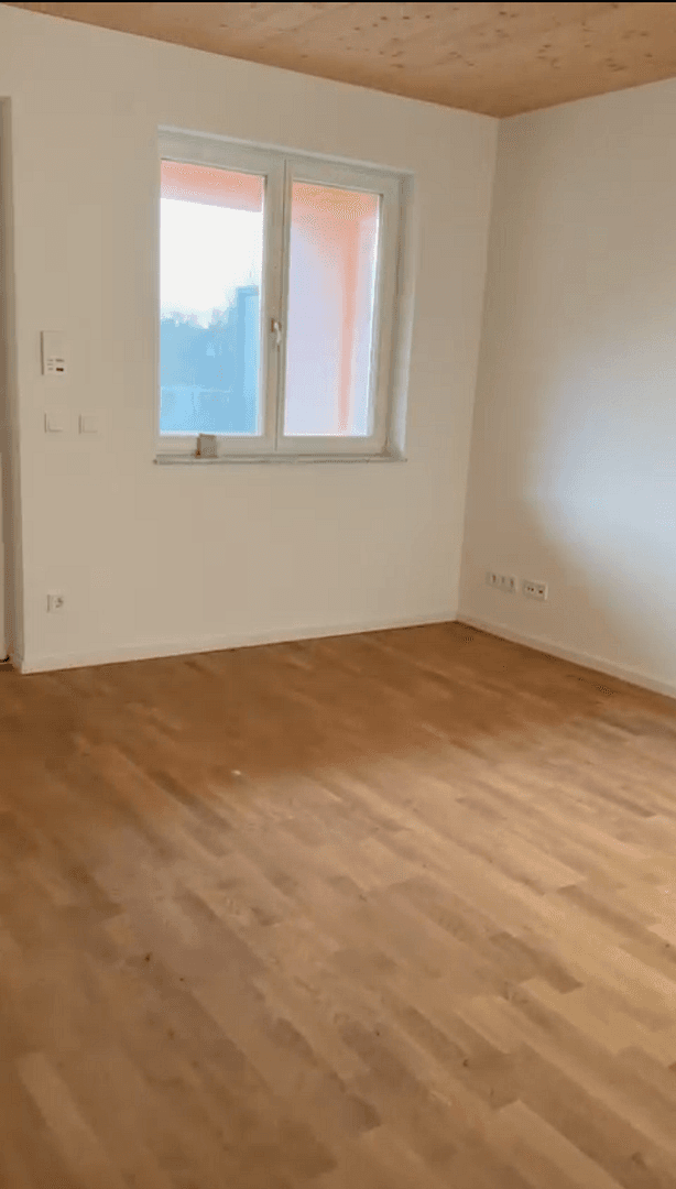 Pronájem bytu 3+1 74 m², Giselastraße 11, Bezirk Lichtenberg, Berlín Pronájem bytu 3+1 74 m², Giselastraße 11, Bezirk Lichtenberg, Berlín