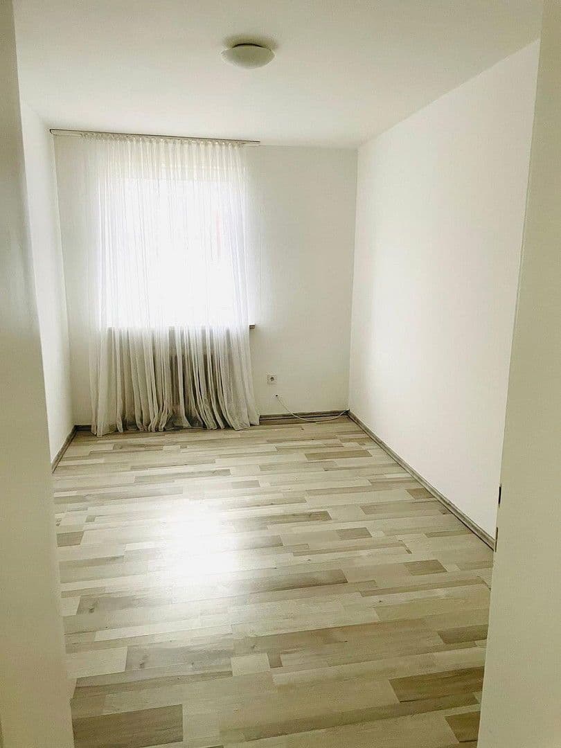 Pronájem bytu 4+1 85 m², Rosenauerstraße 46, Coburg, Bavorsko Pronájem bytu 4+1 85 m², Rosenauerstraße 46, Coburg, Bavorsko