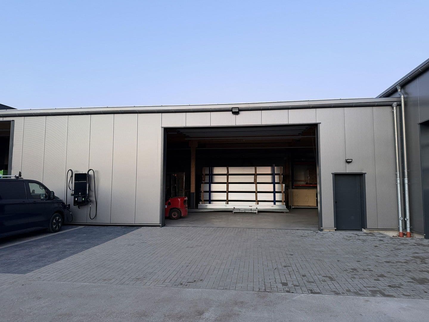 Pronájem nebytového prostoru 2.680 m², Am Rettelloh 18, Freystadt, Bavorsko Pronájem nebytového prostoru 2.680 m², Am Rettelloh 18, Freystadt, Bavorsko