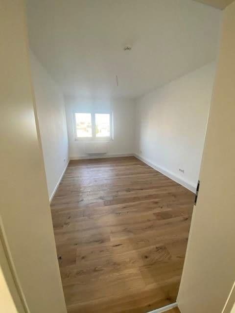 Pronájem bytu 2+1 55 m², Löwenstraße 30, Offenbach, Hessen Pronájem bytu 2+1 55 m², Löwenstraße 30, Offenbach, Hessen