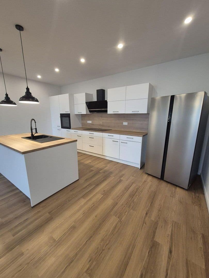 Pronájem bytu 2+kk 125 m², Zell am Harmersbach, Bádensko-Württembersko Pronájem bytu 2+kk 125 m², Zell am Harmersbach, Bádensko-Württembersko