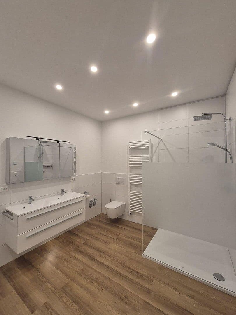 Pronájem bytu 2+kk 125 m², Zell am Harmersbach, Bádensko-Württembersko Pronájem bytu 2+kk 125 m², Zell am Harmersbach, Bádensko-Württembersko