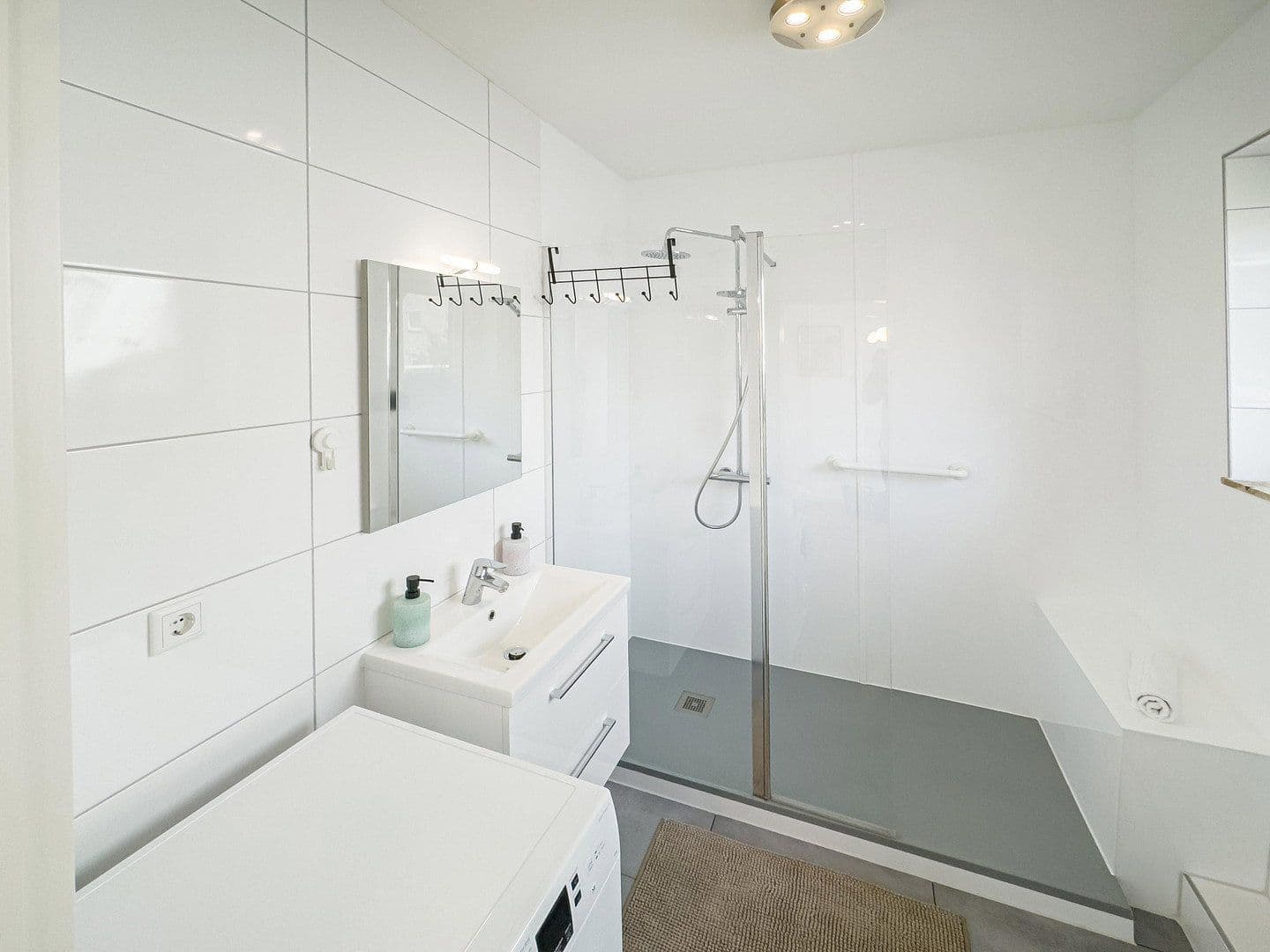 Prodej domu 88 m², pozemek 240 m², Grambker Heerstraße 118A, Bremen, Bremen Prodej domu 88 m², pozemek 240 m², Grambker Heerstraße 118A, Bremen, Bremen