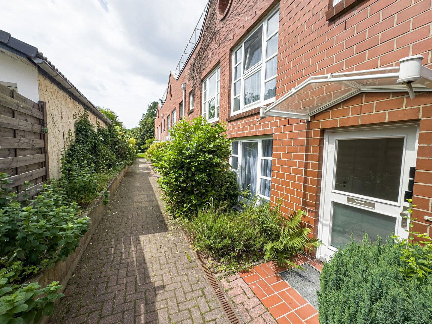 Prodej domu 88 m², pozemek 240 m², Grambker Heerstraße 118A, Bremen, Bremen Prodej domu 88 m², pozemek 240 m², Grambker Heerstraße 118A, Bremen, Bremen