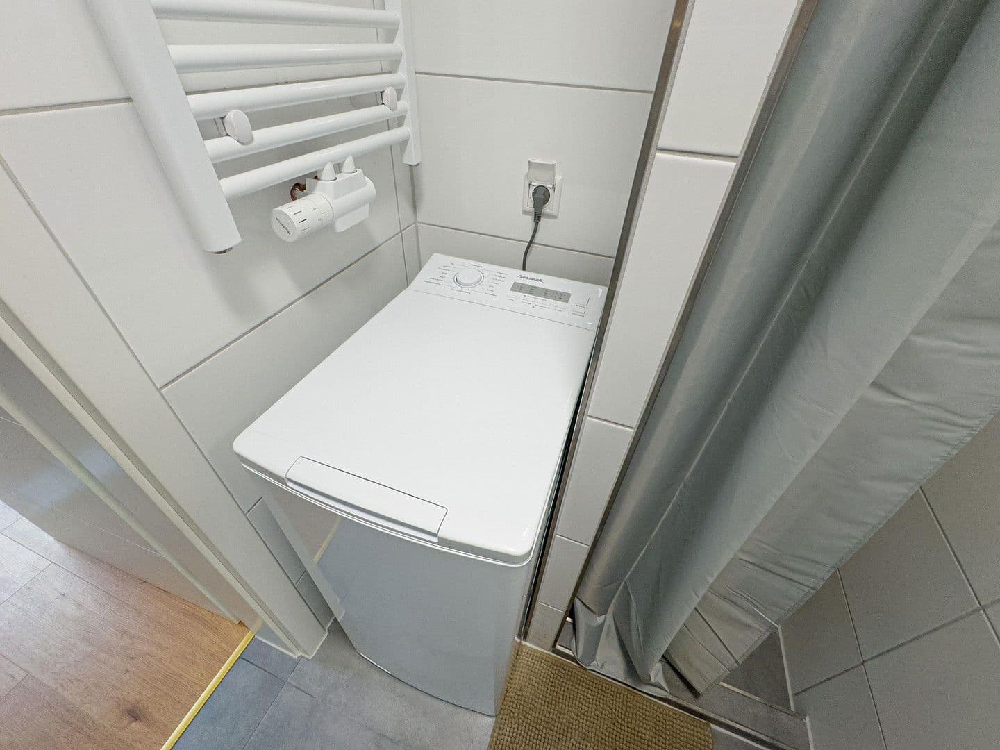 Prodej domu 88 m², pozemek 240 m², Grambker Heerstraße 118A, Bremen, Bremen Prodej domu 88 m², pozemek 240 m², Grambker Heerstraße 118A, Bremen, Bremen