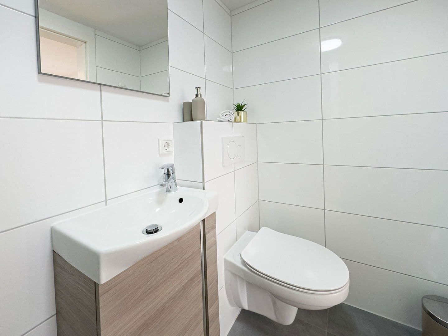 Prodej domu 88 m², pozemek 240 m², Grambker Heerstraße 118A, Bremen, Bremen Prodej domu 88 m², pozemek 240 m², Grambker Heerstraße 118A, Bremen, Bremen