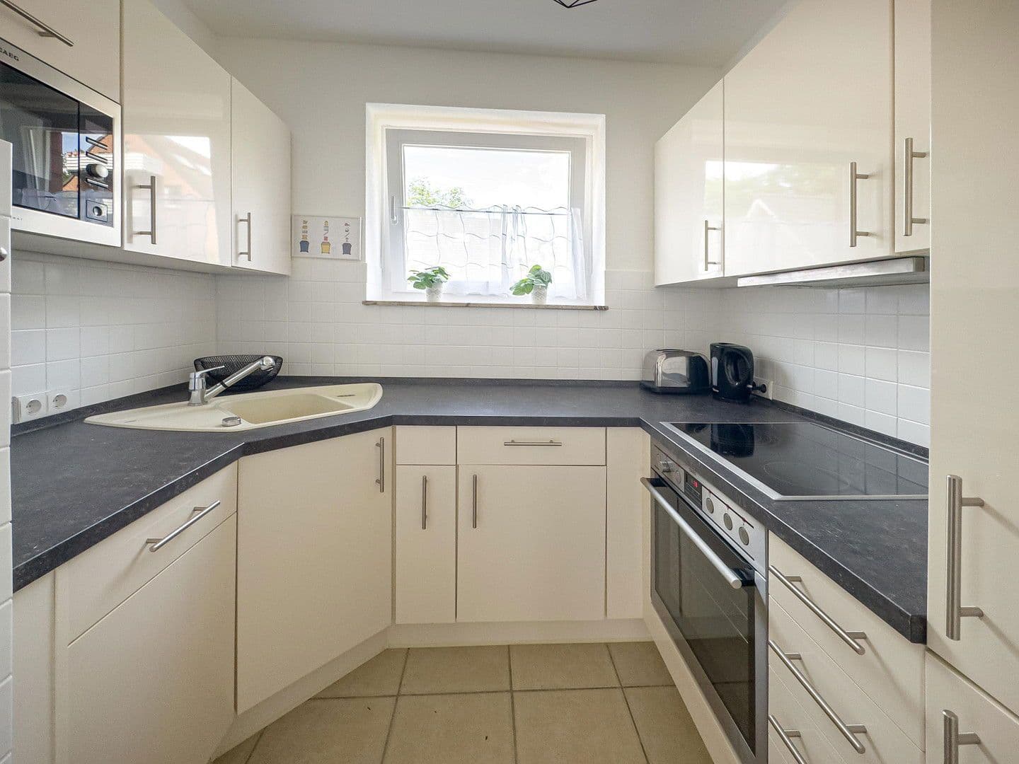 Prodej domu 88 m², pozemek 240 m², Grambker Heerstraße 118A, Bremen, Bremen Prodej domu 88 m², pozemek 240 m², Grambker Heerstraße 118A, Bremen, Bremen