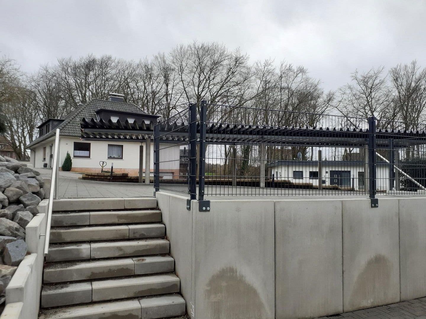 Pronájem bytu 5+1 135 m², Kiekenbrink 37, Porta Westfalica, Severní Porýní-Vestfálsko Pronájem bytu 5+1 135 m², Kiekenbrink 37, Porta Westfalica, Severní Porýní-Vestfálsko