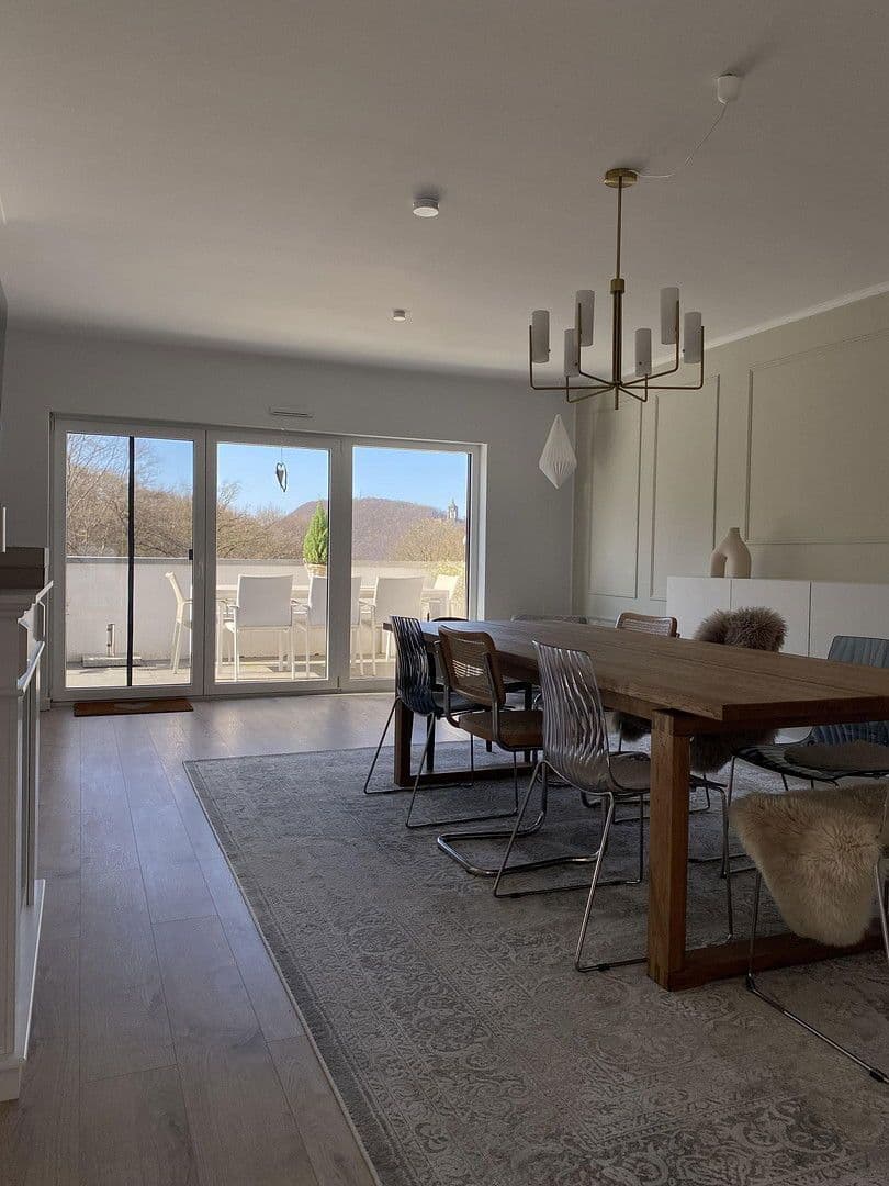 Pronájem bytu 5+1 135 m², Kiekenbrink 37, Porta Westfalica, Severní Porýní-Vestfálsko Pronájem bytu 5+1 135 m², Kiekenbrink 37, Porta Westfalica, Severní Porýní-Vestfálsko