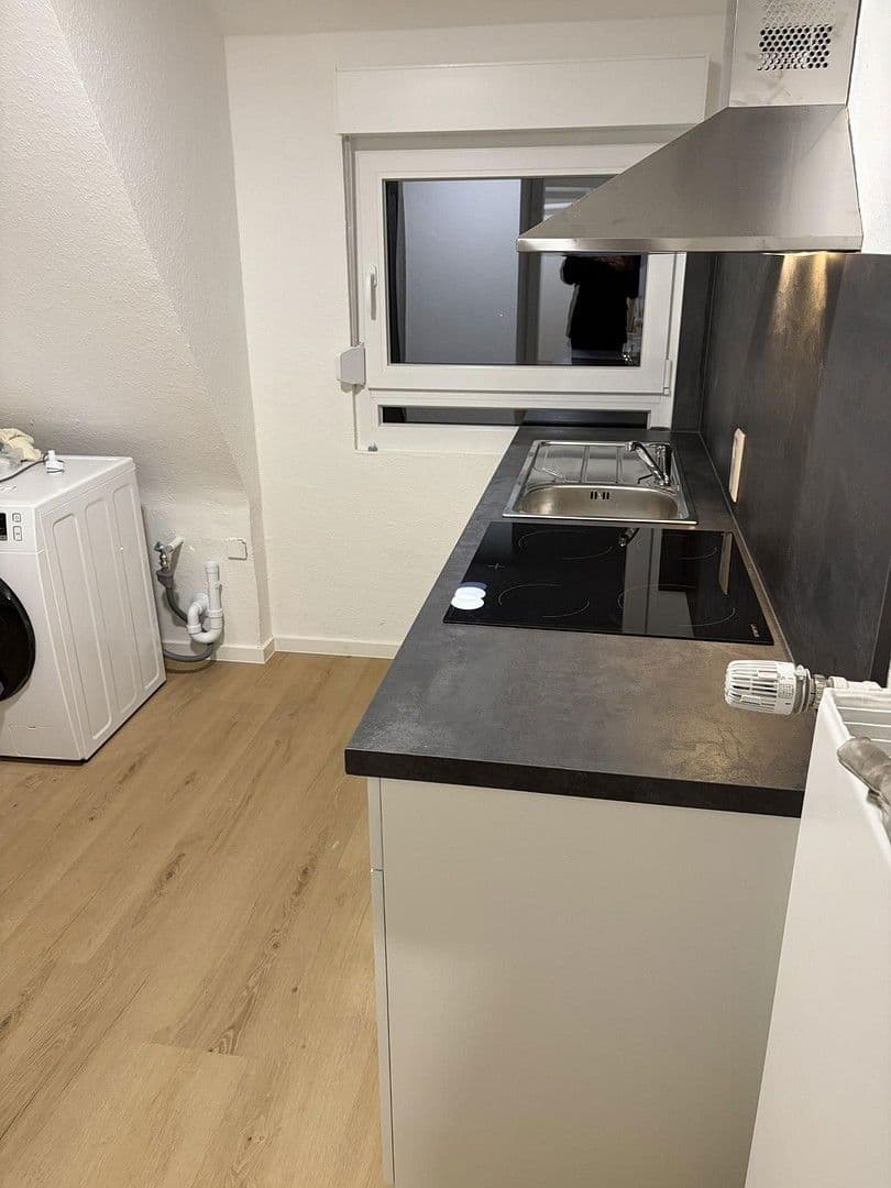 Pronájem bytu 16 m², Römerstraße 39, Heilbronn, Bádensko-Württembersko Pronájem bytu 16 m², Römerstraße 39, Heilbronn, Bádensko-Württembersko