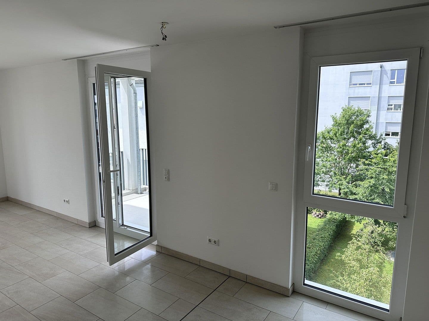 Prodej bytu 3+1 88 m², Theresienbogen 23, Unterschleißheim, Bavorsko Prodej bytu 3+1 88 m², Theresienbogen 23, Unterschleißheim, Bavorsko