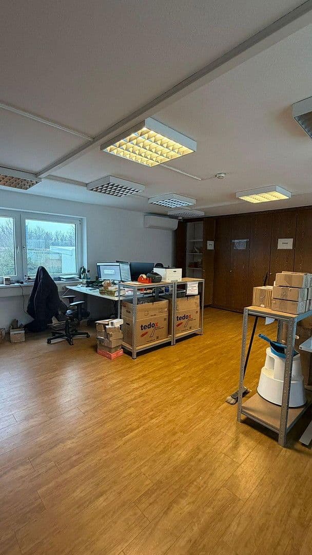 Pronájem kanceláře 932 m², Fußgönheim, Porýní-Falc Pronájem kanceláře 932 m², Fußgönheim, Porýní-Falc