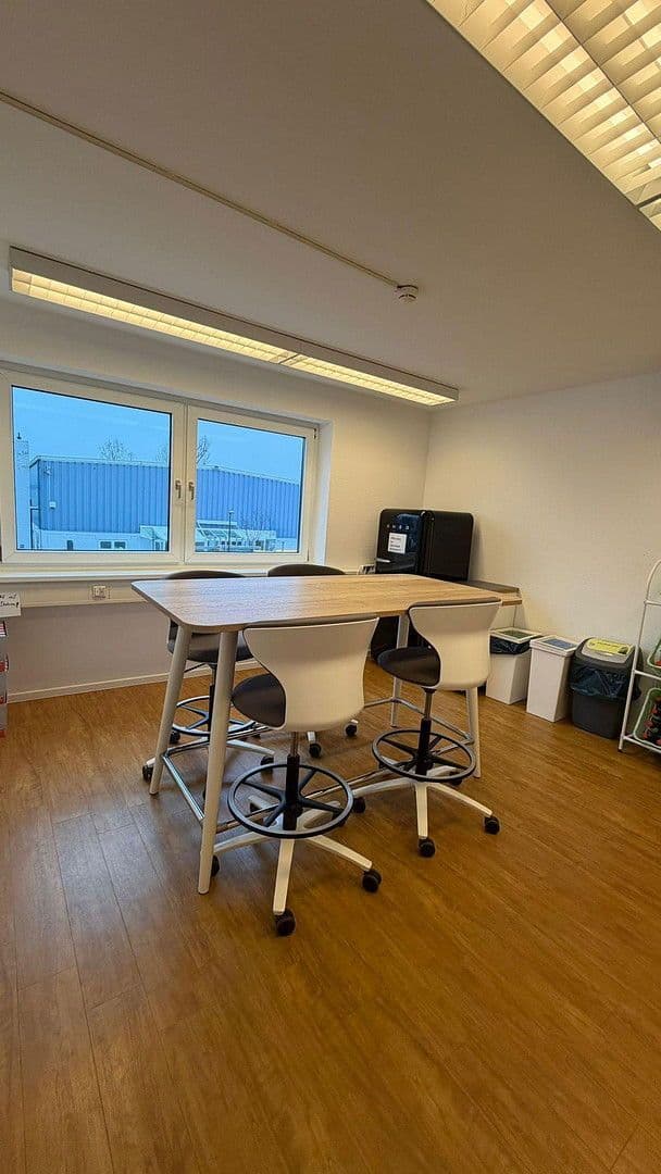 Pronájem kanceláře 932 m², Fußgönheim, Porýní-Falc Pronájem kanceláře 932 m², Fußgönheim, Porýní-Falc