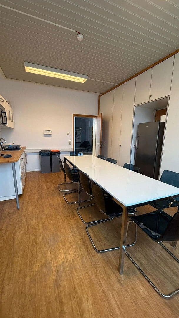 Pronájem kanceláře 932 m², Fußgönheim, Porýní-Falc Pronájem kanceláře 932 m², Fußgönheim, Porýní-Falc