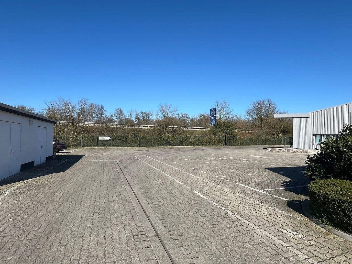 Pronájem kanceláře 932 m², Fußgönheim, Porýní-Falc Pronájem kanceláře 932 m², Fußgönheim, Porýní-Falc