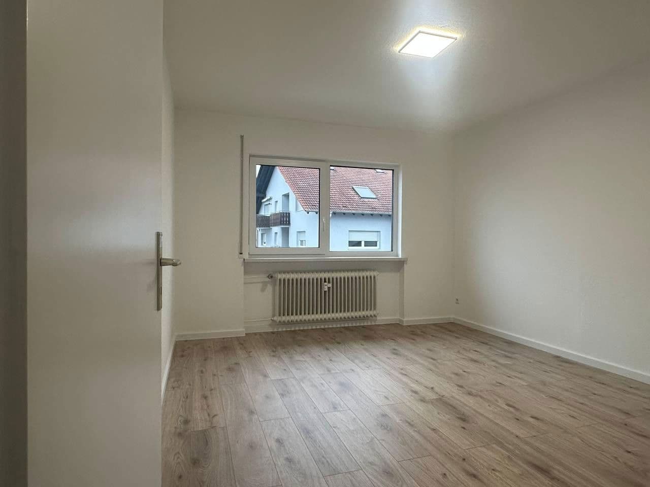 Prodej bytu 3+1 90 m², Oberhausen-Rheinhausen, Bádensko-Württembersko Prodej bytu 3+1 90 m², Oberhausen-Rheinhausen, Bádensko-Württembersko