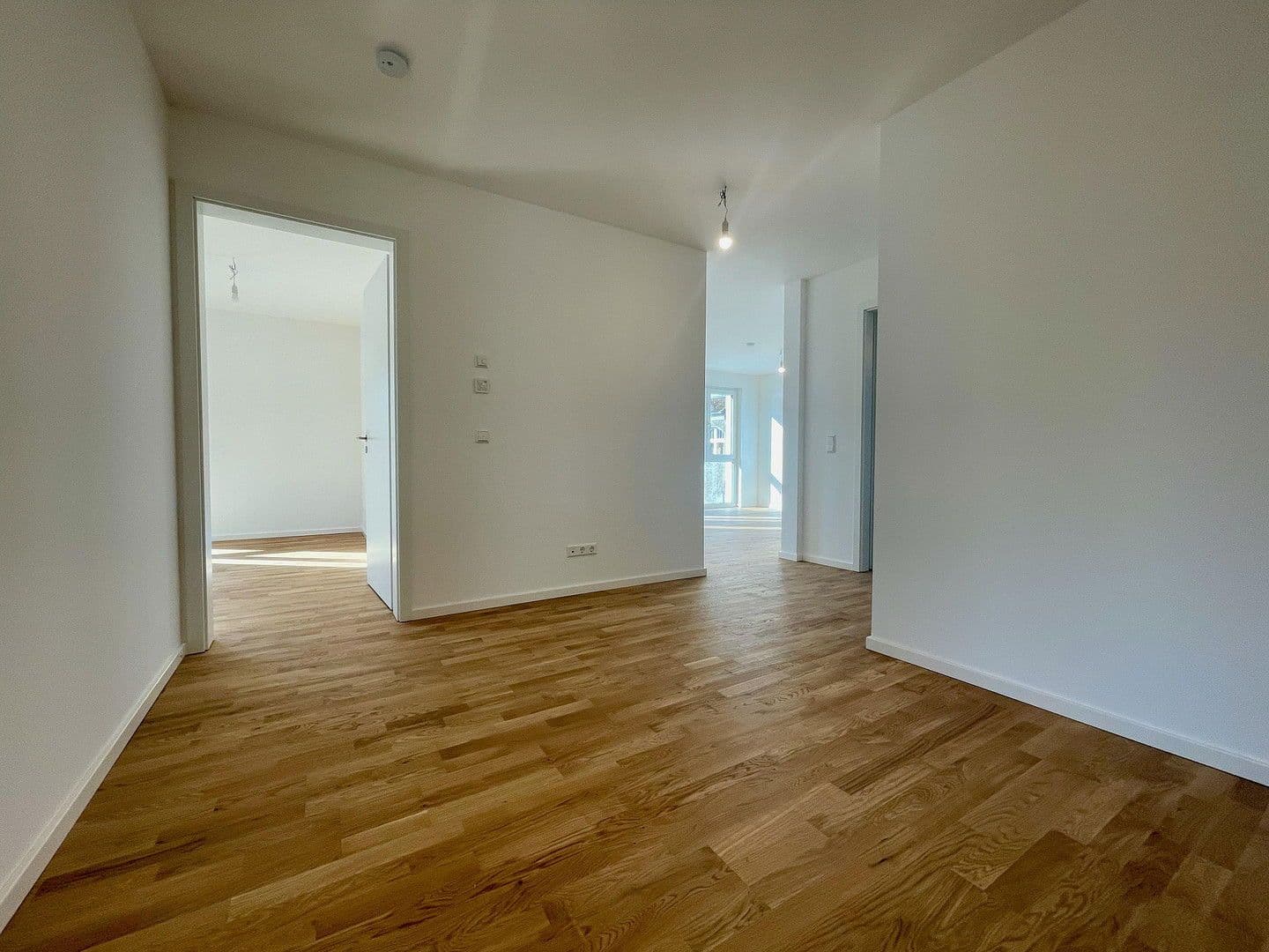 Pronájem bytu 3+1 83 m², Bahnhofstraße 108 A, Blankenfelde-Mahlow, Braniborsko Pronájem bytu 3+1 83 m², Bahnhofstraße 108 A, Blankenfelde-Mahlow, Braniborsko