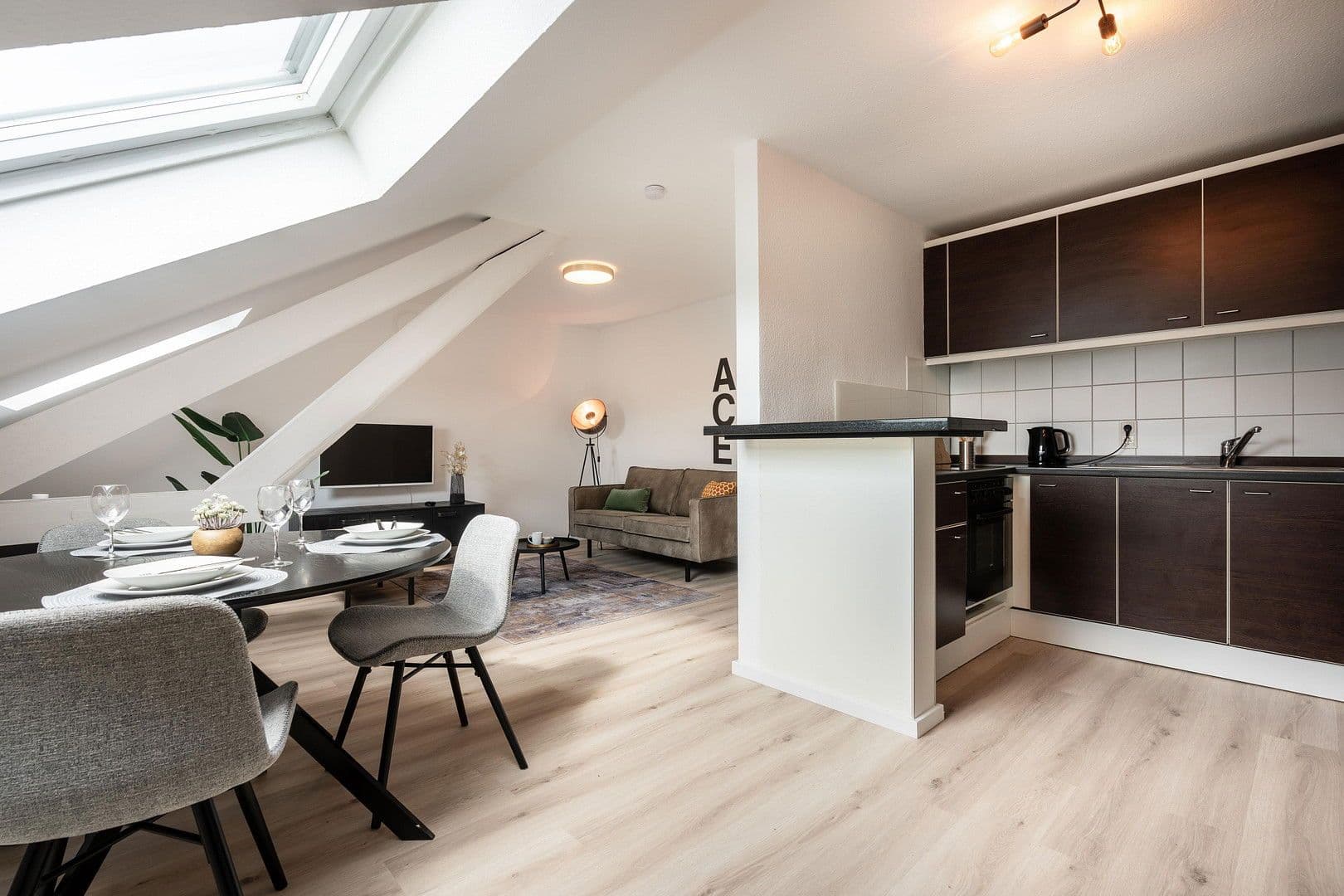 Pronájem bytu 2+1 52 m², Kapellenstr. 43, Cáchy, Severní Porýní-Vestfálsko Pronájem bytu 2+1 52 m², Kapellenstr. 43, Cáchy, Severní Porýní-Vestfálsko