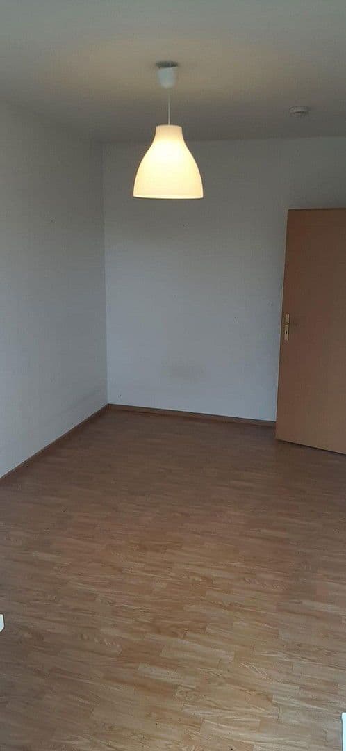 Pronájem bytu 3+1 60 m², Fritz-Simon-Str. 47, Leipzig, Sasko Pronájem bytu 3+1 60 m², Fritz-Simon-Str. 47, Leipzig, Sasko