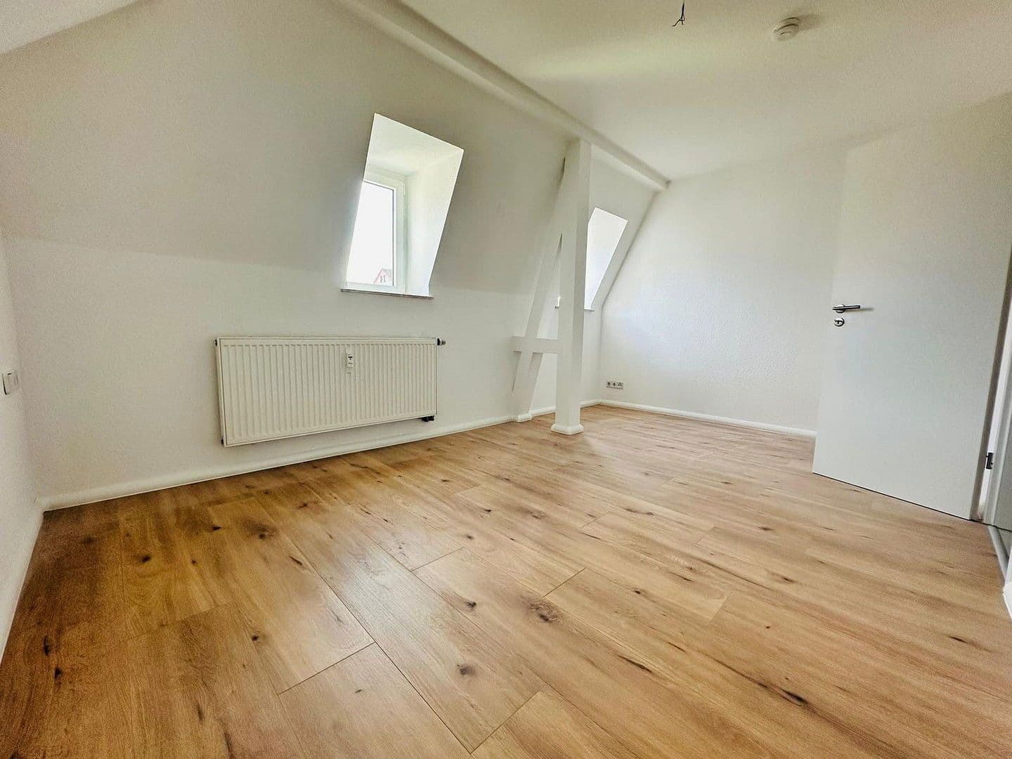 Pronájem bytu 3+1 71 m², Äußere Crimmitschauer Straße 33, Meerane, Sasko Pronájem bytu 3+1 71 m², Äußere Crimmitschauer Straße 33, Meerane, Sasko