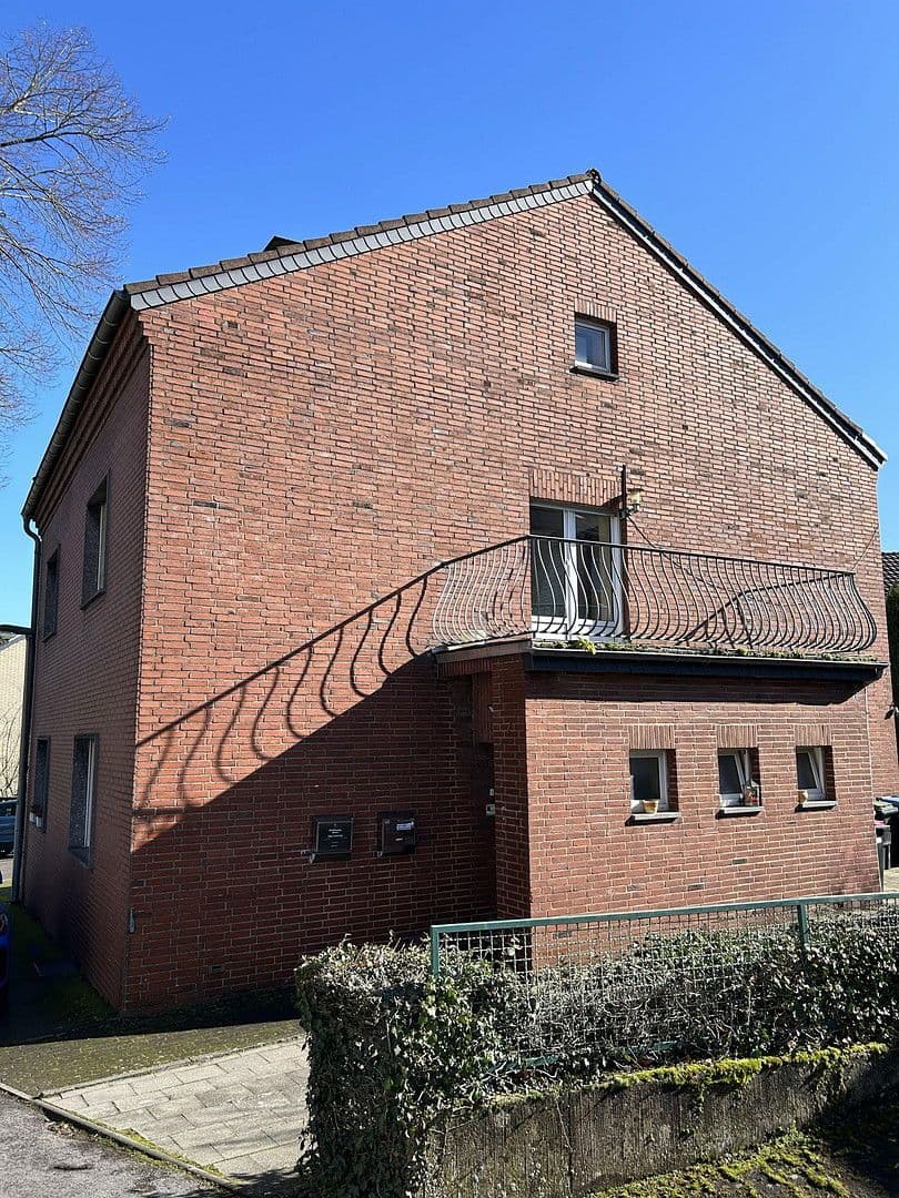 Prodej domu 144 m², pozemek 540 m², Pastoratsweg, Cáchy, Severní Porýní-Vestfálsko Prodej domu 144 m², pozemek 540 m², Pastoratsweg, Cáchy, Severní Porýní-Vestfálsko