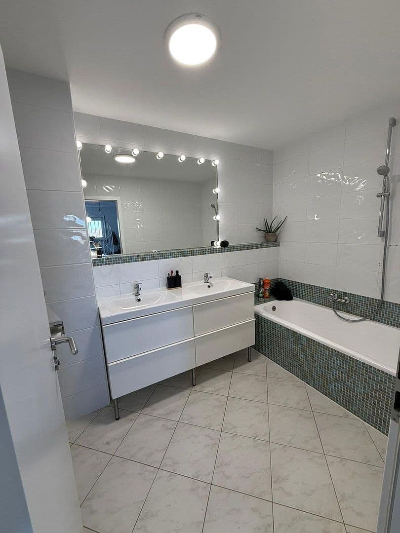 Prodej bytu 4+1 100 m², Baden Baden, Bádensko-Württembersko Prodej bytu 4+1 100 m², Baden Baden, Bádensko-Württembersko