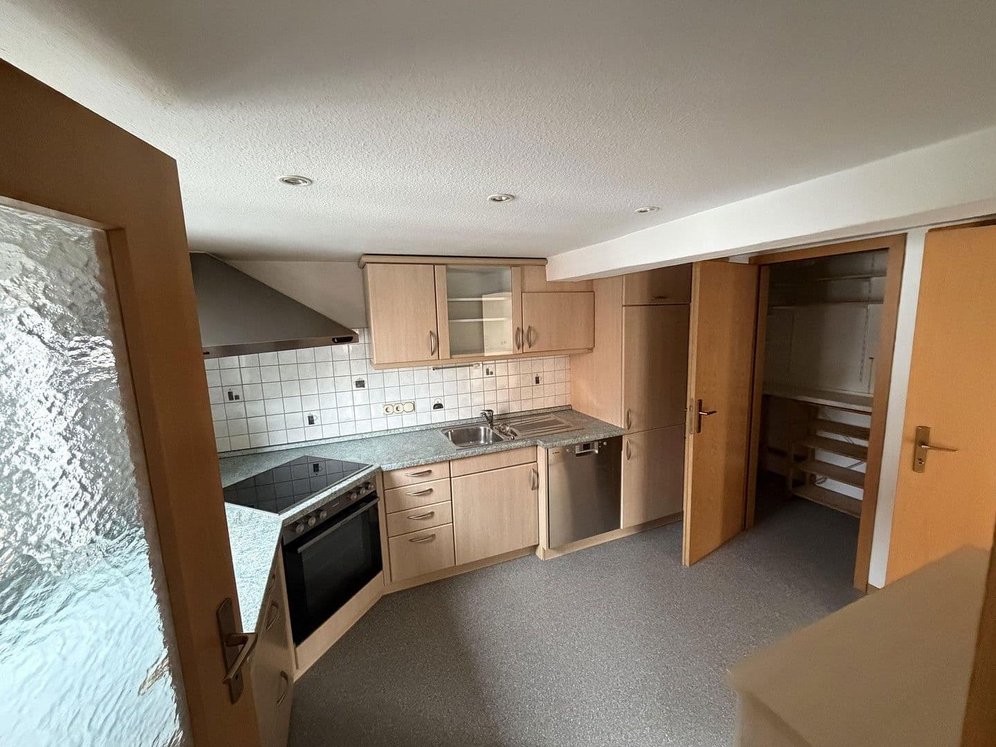 Pronájem bytu 4+1 107 m², Am Rübenstein 3, Ebsdorfergrund, Hessen Pronájem bytu 4+1 107 m², Am Rübenstein 3, Ebsdorfergrund, Hessen