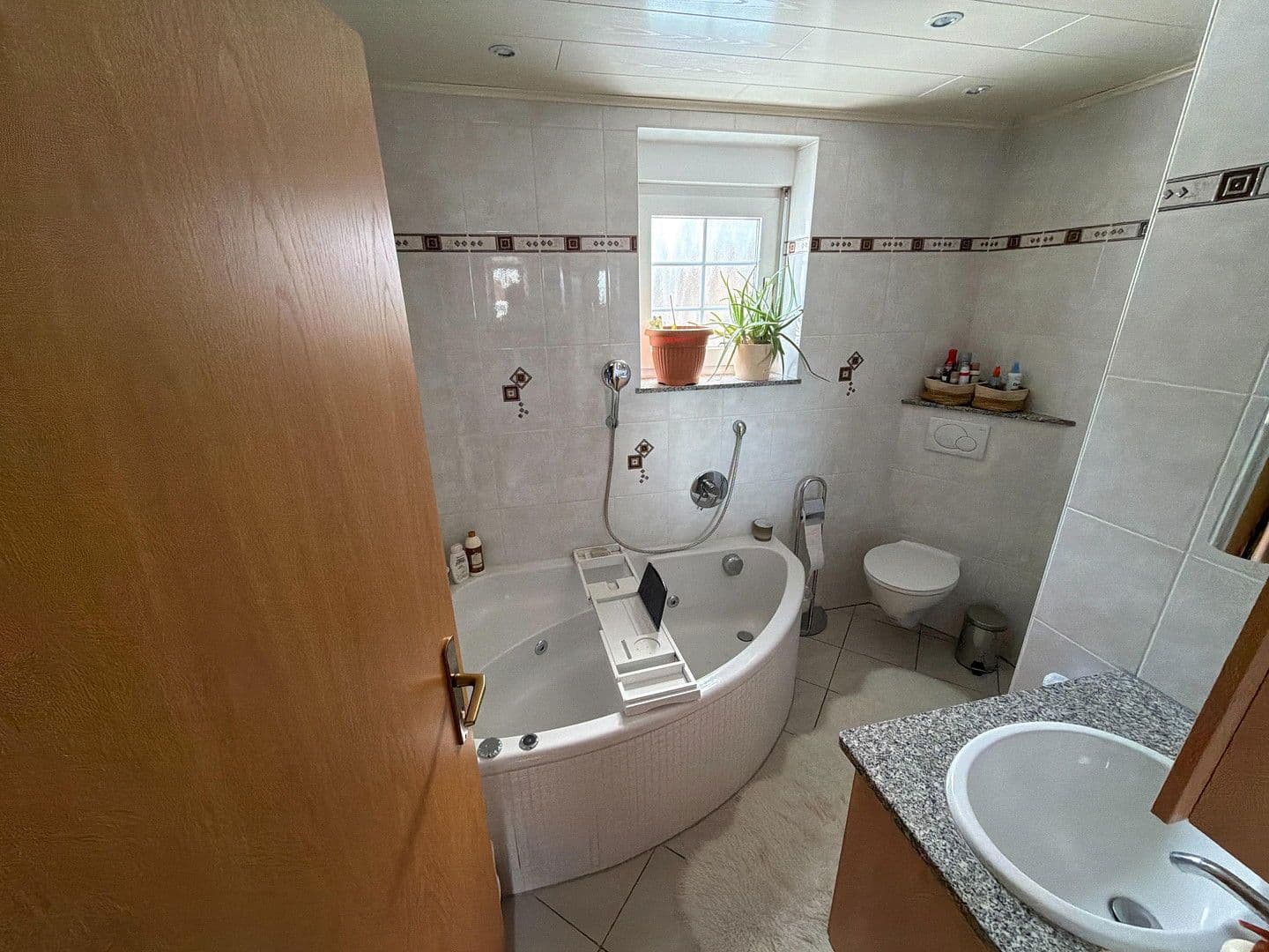 Pronájem bytu 4+1 107 m², Am Rübenstein 3, Ebsdorfergrund, Hessen Pronájem bytu 4+1 107 m², Am Rübenstein 3, Ebsdorfergrund, Hessen