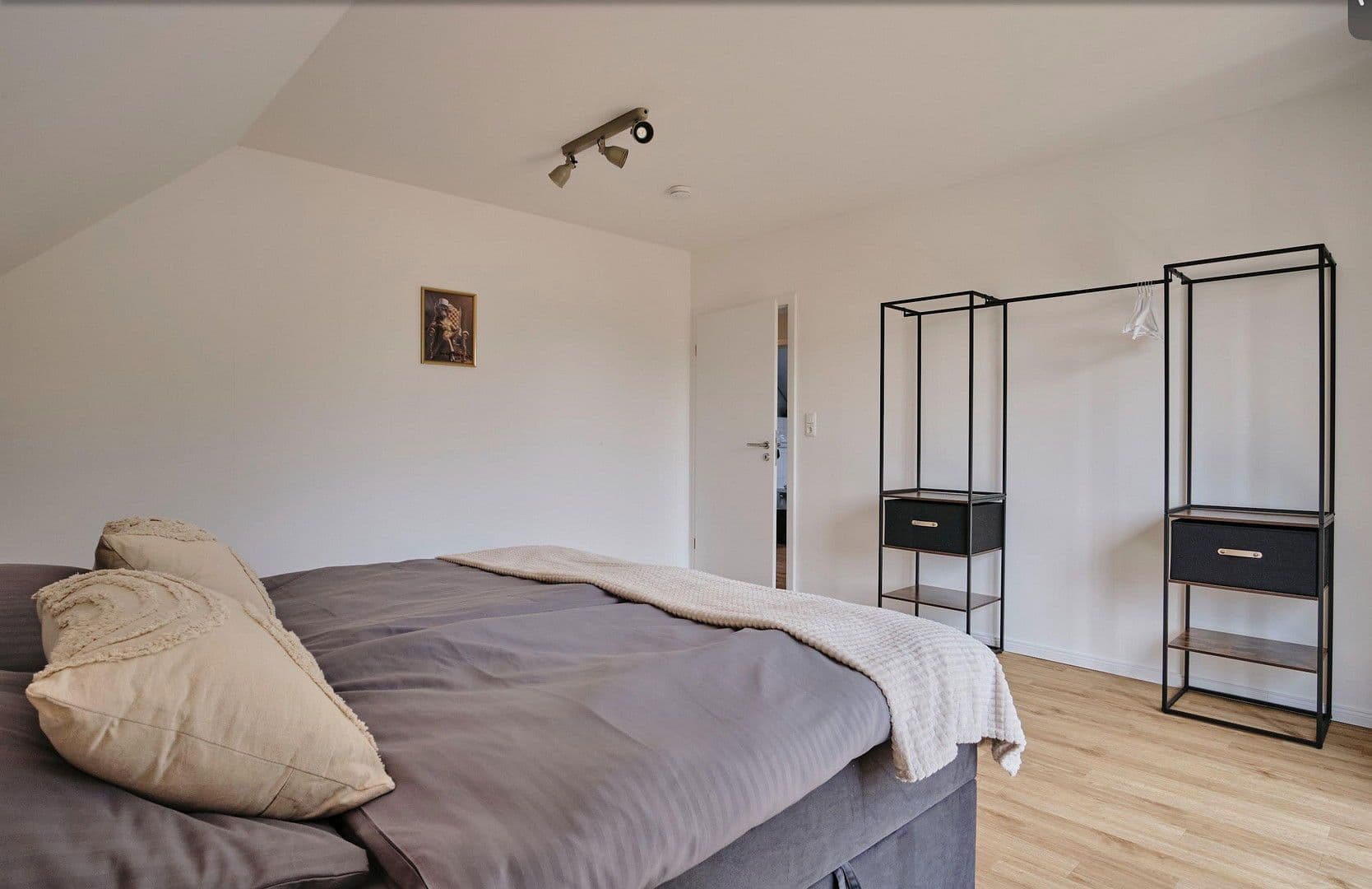 Prodej domu 315 m², pozemek 700 m², Mittelweg 45, Stuhr, Dolní Sasko Prodej domu 315 m², pozemek 700 m², Mittelweg 45, Stuhr, Dolní Sasko