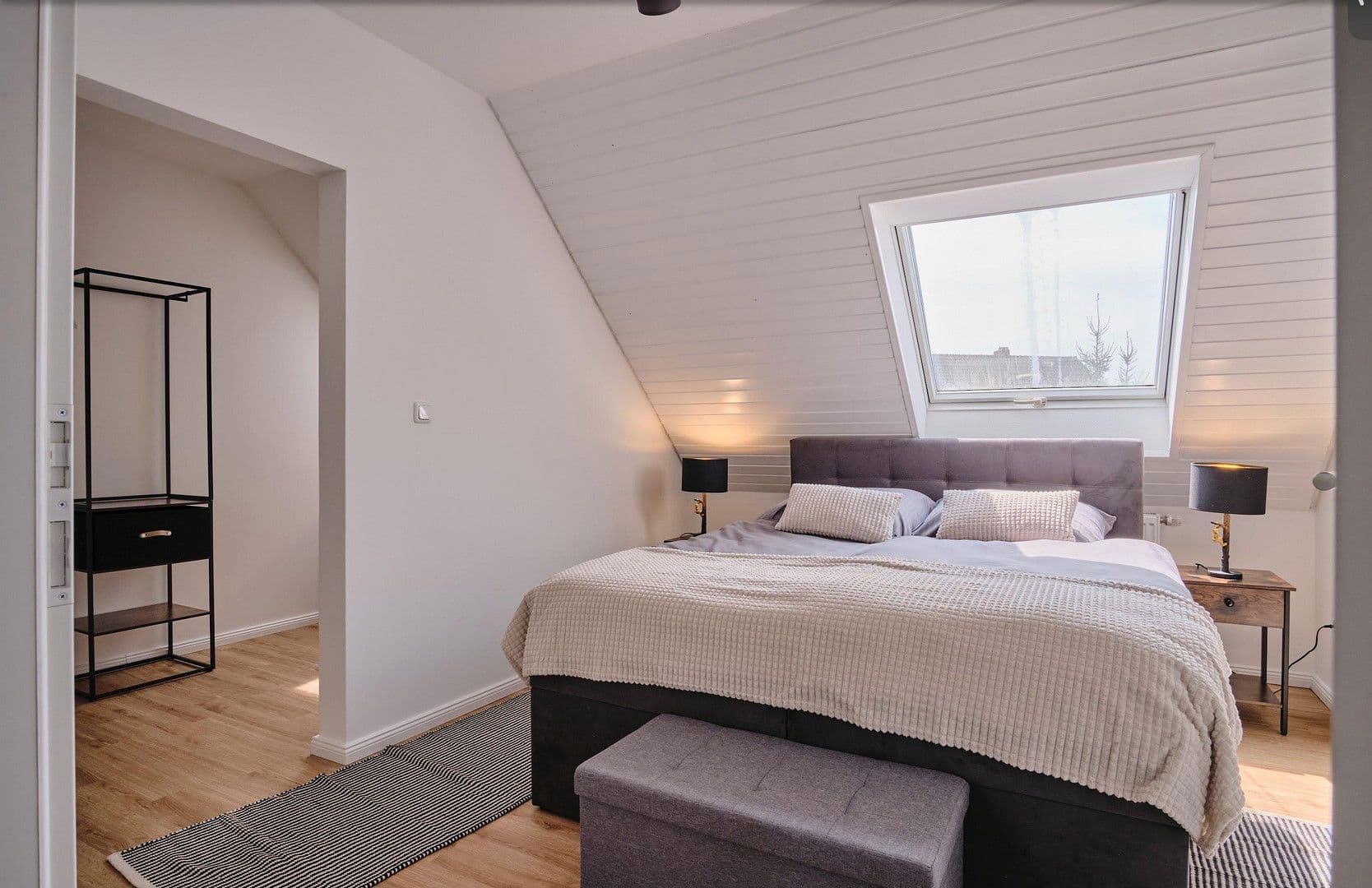 Prodej domu 315 m², pozemek 700 m², Mittelweg 45, Stuhr, Dolní Sasko Prodej domu 315 m², pozemek 700 m², Mittelweg 45, Stuhr, Dolní Sasko