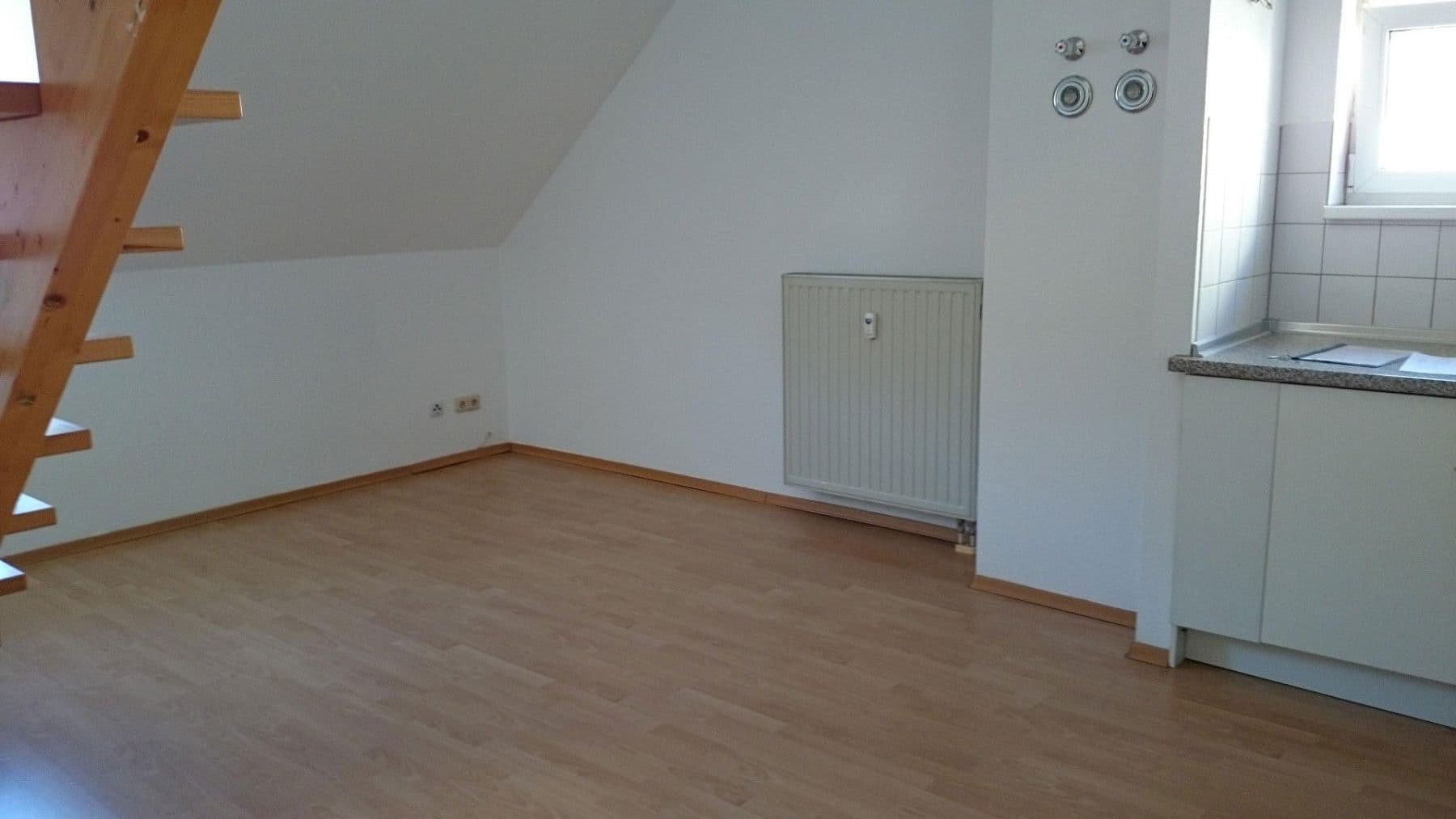 Pronájem bytu 2+1 58 m², Iptinger Str. 38, Mönsheim, Bádensko-Württembersko Pronájem bytu 2+1 58 m², Iptinger Str. 38, Mönsheim, Bádensko-Württembersko