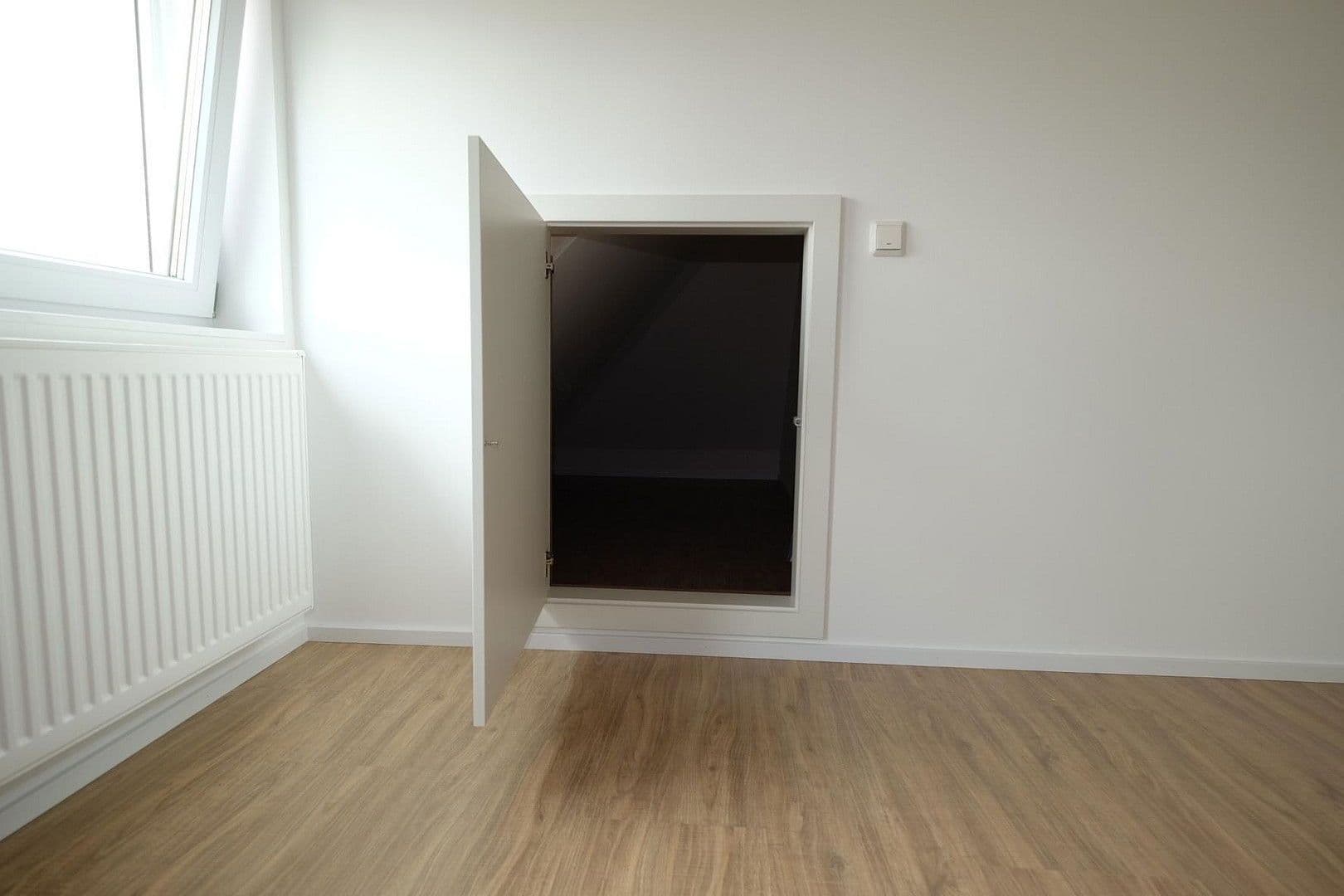 Pronájem bytu 2+kk 90 m², Plattstraße, Flörsheim, Hessen Pronájem bytu 2+kk 90 m², Plattstraße, Flörsheim, Hessen