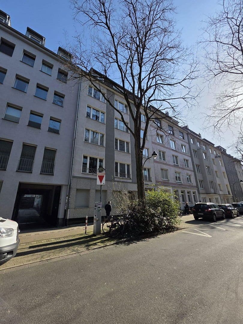 Pronájem kanceláře 70 m², Düsseldorf, Severní Porýní-Vestfálsko Pronájem kanceláře 70 m², Düsseldorf, Severní Porýní-Vestfálsko
